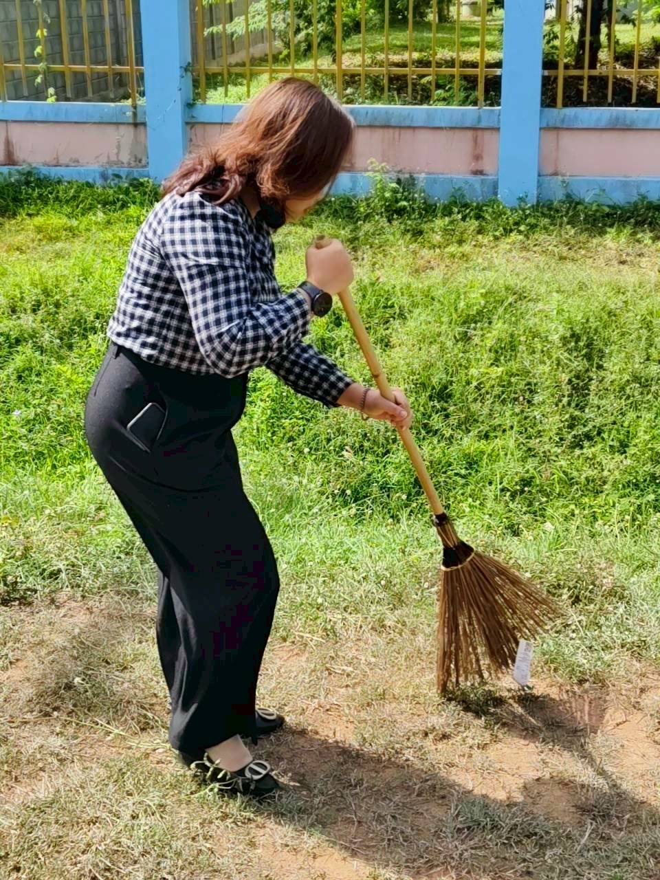 title - ส.ป.ก.แพร่ จัดกิจกรรมจิตอาสาบำเพ็ญสาธารณประโยชน์ และบำเพ็ญสาธารณกุศลเฉลิมพระเกียรติเนื่องในโอกาส พระราชพิธีมหามงคลเฉลิมพระชนมพรรษา ๔ รอบ  สมเด็จพระนางเจ้าฯ พระบรมราชินี 